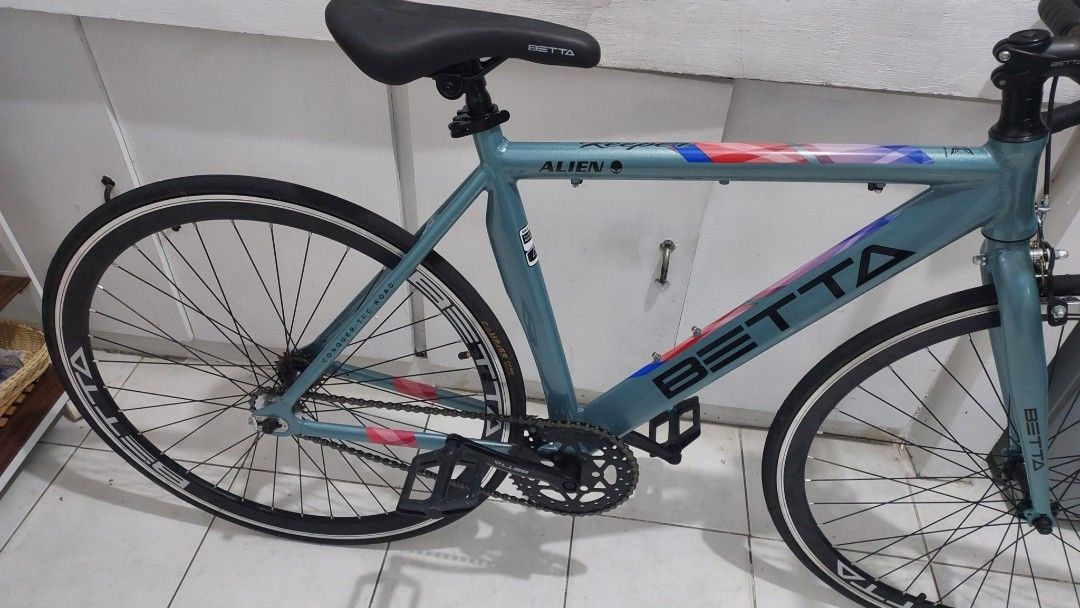 For sale betta alien fixie !! (Category: Bicycles) located in Las Pinas. Submitted by nigellmari47044 (Listing ID 1381699076, Image 1). Description: brand new lightly used pm if interested.