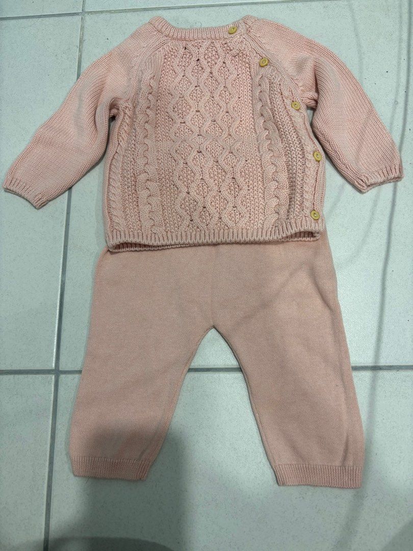 Baby set (Category: Babies & Kids Fashion) located in Puchong. Submitted by raralara (Listing ID 1381738951, Image 1). Description: .