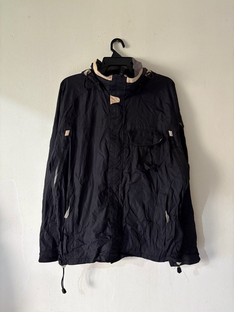 GAP Gorpcore Multipockets Jacket (Category: Coats, Jackets and Outerwear) located in Kuala Lumpur. Submitted by societymart (Listing ID 1381773308, Image 1). Description: dm.
