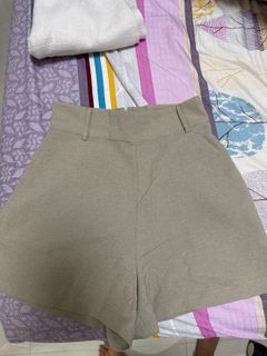 (Category: ) located in . Submitted by zy__clothes (Listing ID 1381770357, Image 1). Description: .