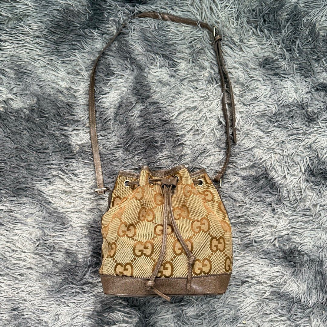 Gucci bucket bag (Category: Luxury Bags & Wallets) located in Bulacan. Submitted by thrift_kolang (Listing ID 1381820042, Image 1). Description: .