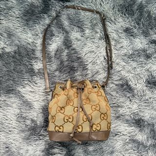 (Category: ) located in . Submitted by thrift_kolang (Listing ID 1381820042, Image 1). Description: .