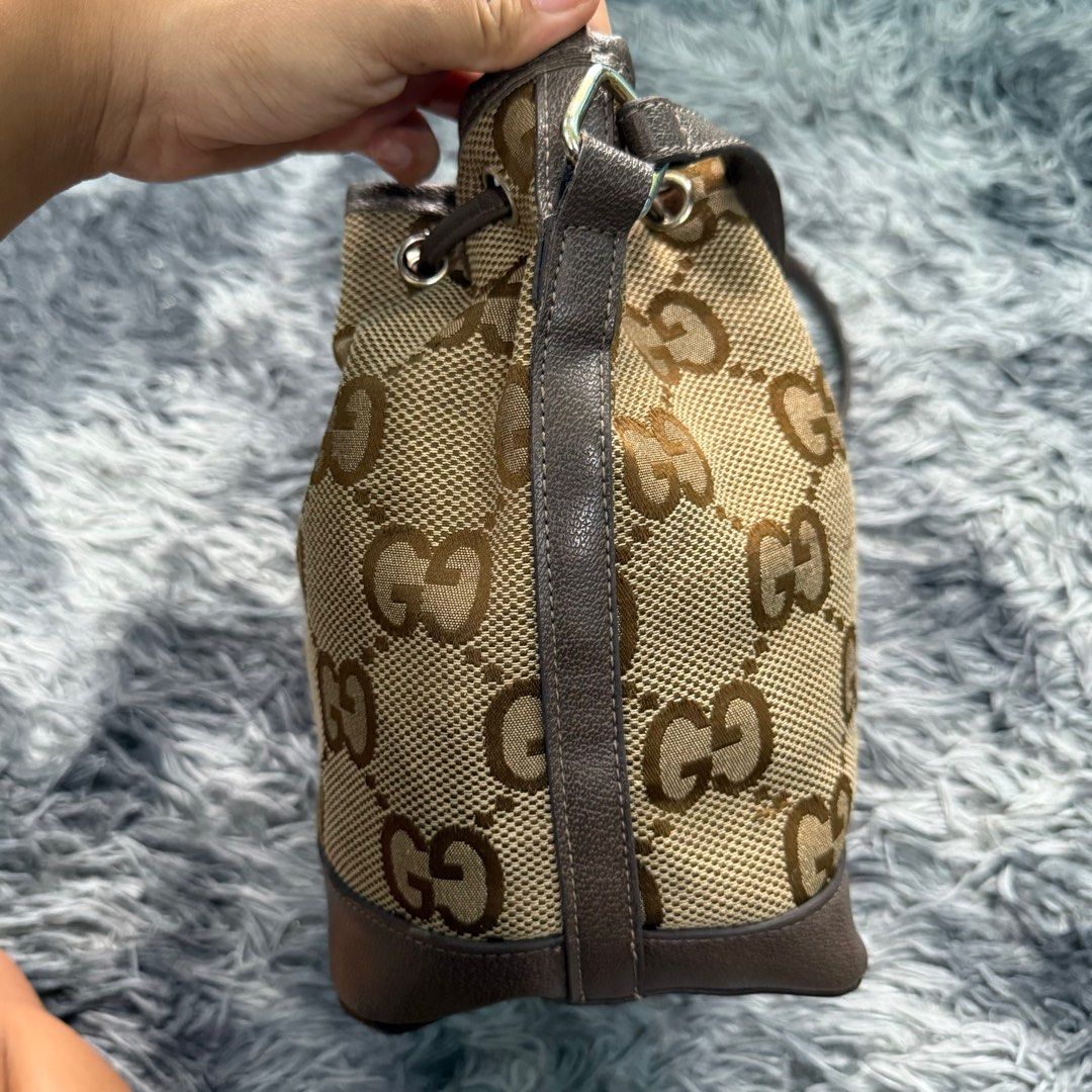 Gucci bucket bag (Category: Luxury Bags & Wallets) located in Bulacan. Submitted by thrift_kolang (Listing ID 1381820042, Image 3). Description: .