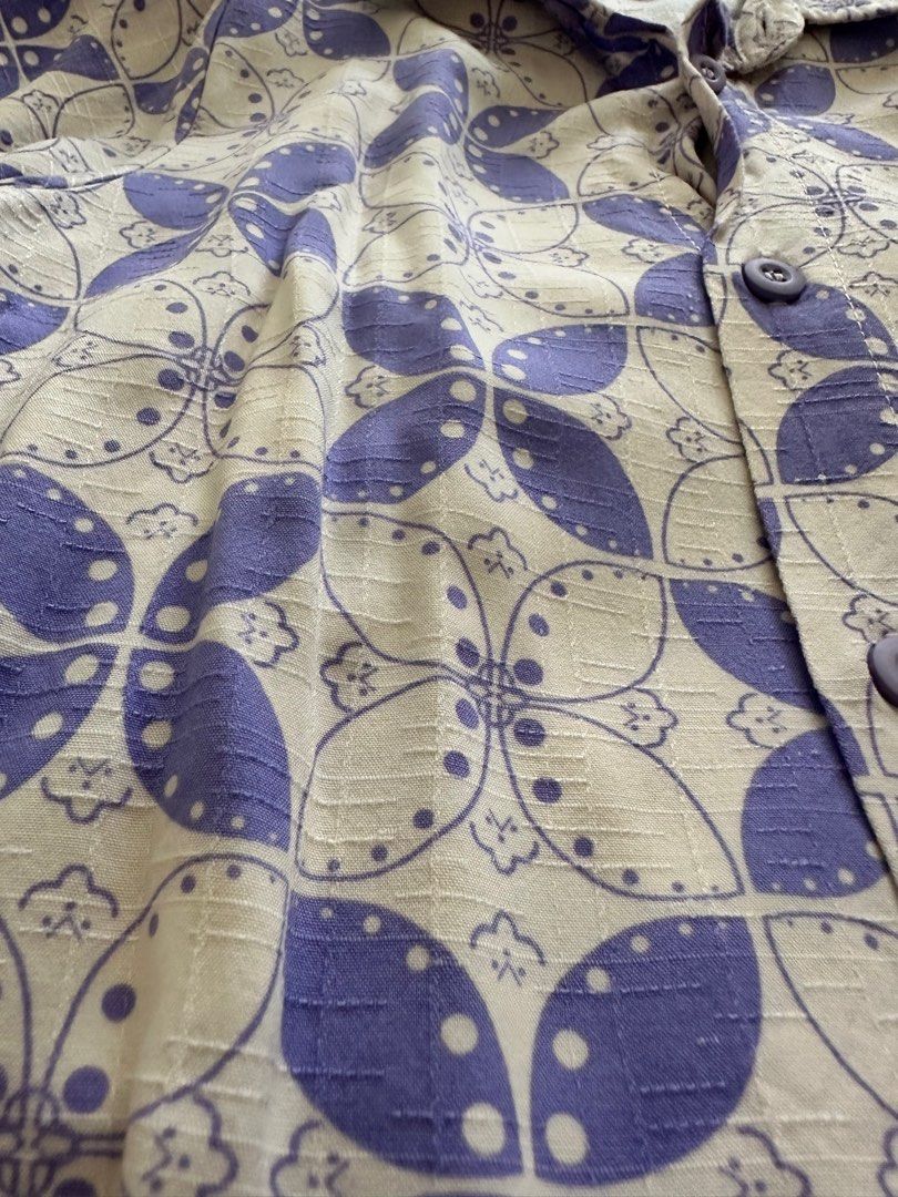 Hem batik bohopanna ungu (Kategori: 4 hingga 7 tahun) berada di Surabaya. Dikirim oleh dellaong (ID iklan 1381721624, Gambar 2). Deskripsi: Batik bohopanna Uk 5-6 tahun Tidak pernah dipakai hanya d cuci (salah beli anaknya cewek ) .