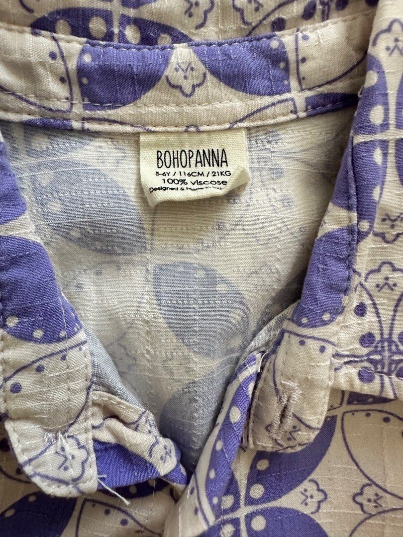 Hem batik bohopanna ungu (Kategori: 4 hingga 7 tahun) berada di Surabaya. Dikirim oleh dellaong (ID iklan 1381721624, Gambar 3). Deskripsi: Batik bohopanna Uk 5-6 tahun Tidak pernah dipakai hanya d cuci (salah beli anaknya cewek ) .