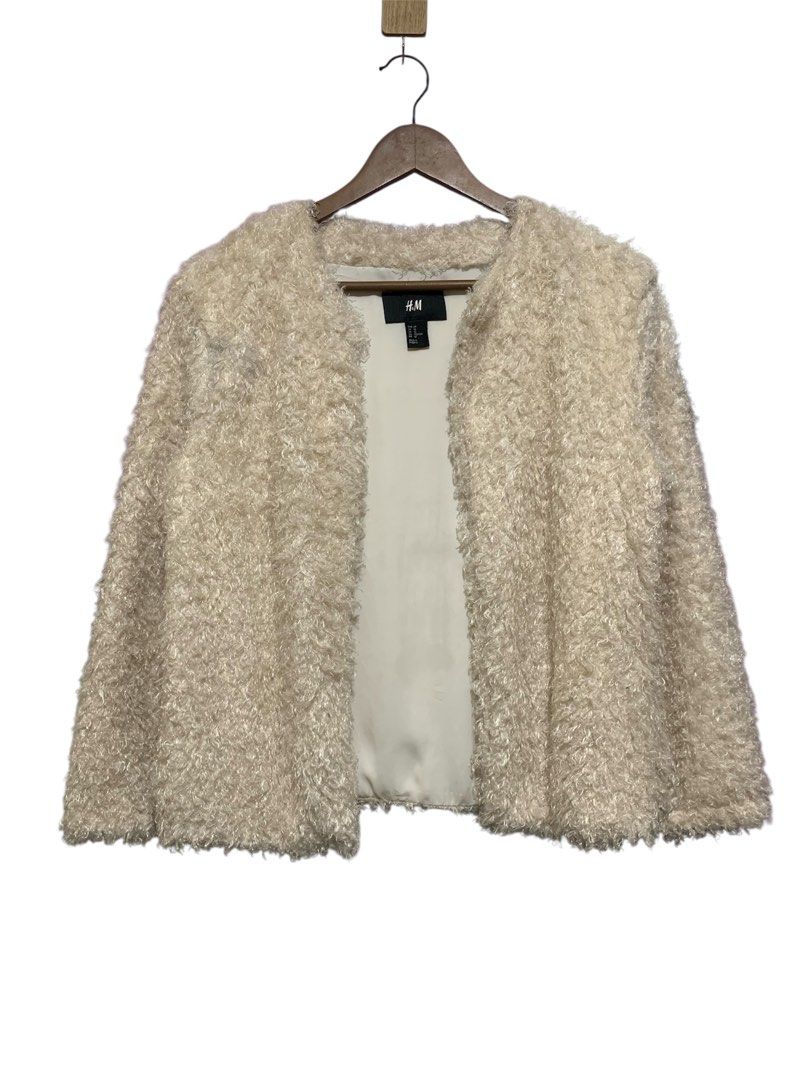 H&M FAUX FUR CARDIGAN (Category: Coats, Jackets and Outerwear) located in Manila. Submitted by anggex44 (Listing ID 1381720708, Image 1). Description: H&M FAUX FUR CARDIGAN SIZE MEDIUM TO LARGE NEED DRY CLEAN.