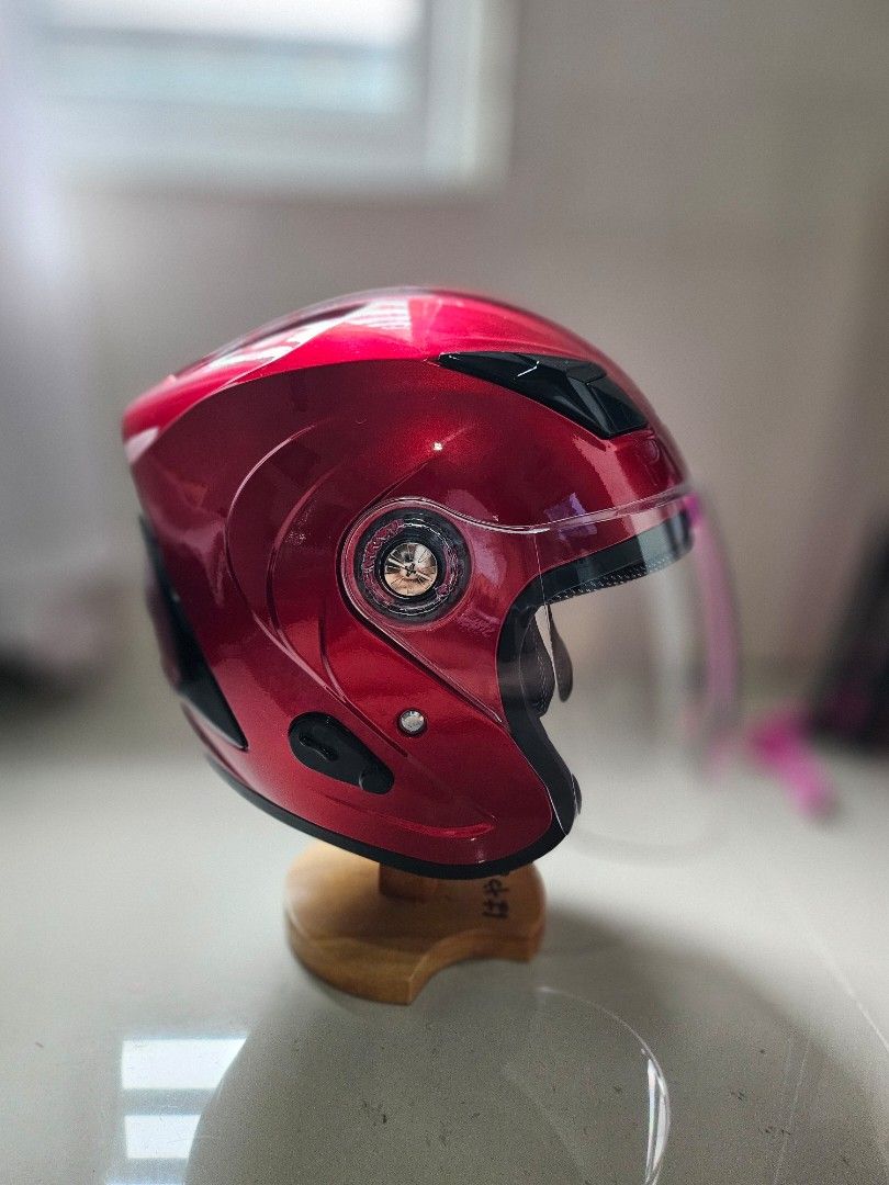 Honda Half face helmet (Category: Helmets and other Riding Gears) located in Paranaque City. Submitted by hurlyshell (Listing ID 1381781360, Image 2). Description: Authentic Honda Half face helmet Used once (from the dealer going home around 10 mins) Location: Parañaque BPI/GCash Pick up/ Lalamove/Grab delivery.