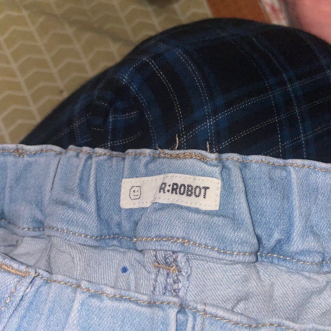 Hotpants/ celana jeans pendek anak R.Robot Tag 120 // 5-7tahun (Kategori: 4 hingga 7 tahun) berada di Depok. Dikirim oleh sfgstore (ID iklan 1381752213, Gambar 3). Deskripsi: Tag 120 // 5-7tahun Panjang 24cm Lingkar pinggang 54cm - 68cm (ada tali adjust untuk mengecilkan pinggang tapi kancingnya hilang satu seperti digambar) Co oren bisa✅ .