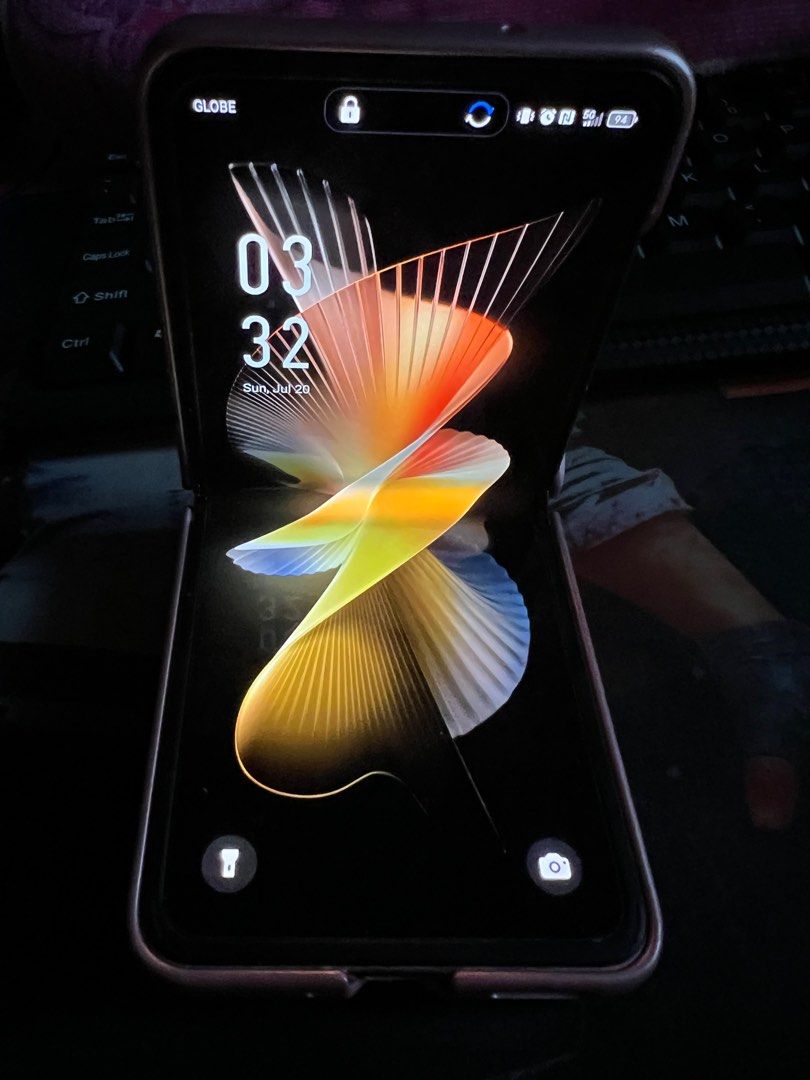 Infinix zero FLIP (Category: Android Others) located in Quezon City. Submitted by bebelablabnimylad (Listing ID 1381747706, Image 2). Description: The Infinix Zero Flip is a foldable smartphone with a 6.9-inch AMOLED display and a 3.64-inch AMOLED cover screen, both with a 120Hz refresh rate. It’s powered by a MediaTek Dimensity 8020 processor, paired with 8GB of RAM (expandable to 16GB) and 256GB or 512GB of storage. The phone has a dual rear ca