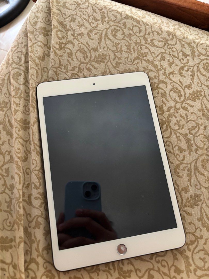 IPAD MINI 1 (Category: iPad) located in Caloocan City. Submitted by cheenodubria2010 (Listing ID 1381717839, Image 2). Description: Pls Read Description ‼️ Ipad Mini 1 32GB Color Black For parts Issue! Sira yung lCD Need i bypass nakalimutan ko password ng apple id ko .