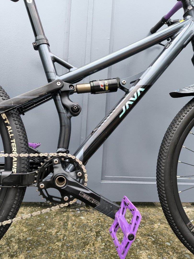 JAVA FURIA FULLSUS 27.5/M (Category: Bicycles) located in Quezon City. Submitted by negrosyante (Listing ID 1381778600, Image 3). Description: 20k NEGOTIABLE PA MGA BOSS 👏 Makinis mga boss, no hidden issues. Tawaran mo ng sagad at pag usapan natin 🫡 Java Furia Fullsuspension Frame 27.5/L (READY FOR 29ER TIRES)/ MALAKI PA CLEARANCE HLT 100 Rear Shock Tektro Hydraulic Brakeset DECAF Seatpost/ Saddle DECAF Crankset (Hallowtech)/ 34t Chainring DECA