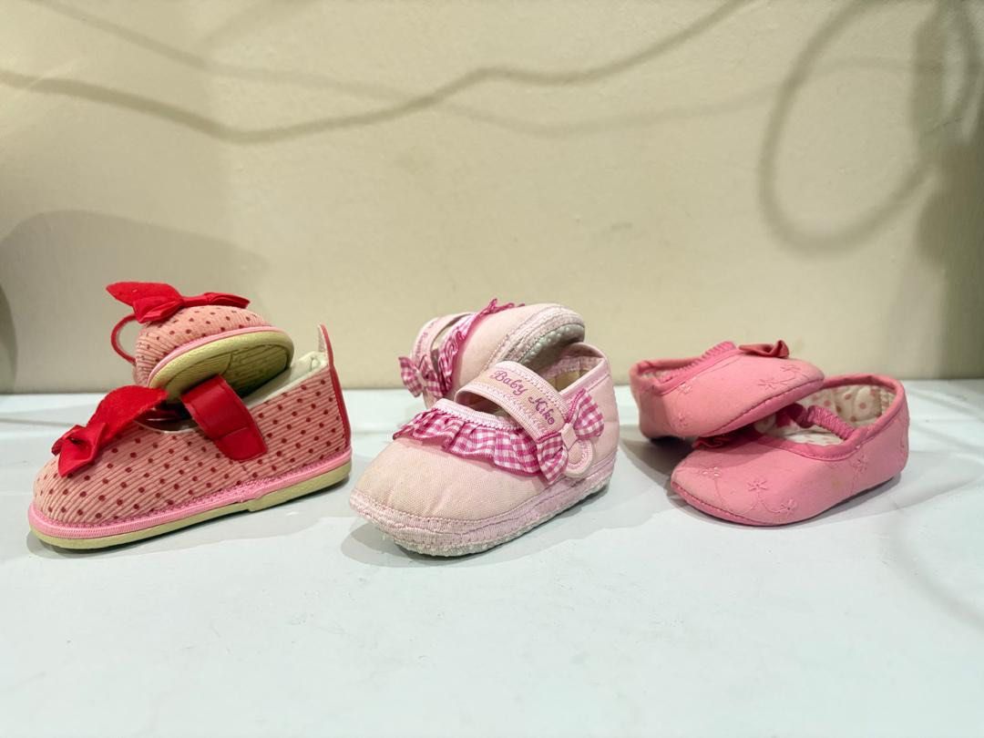 Kasut budak (Category: Babies & Kids Fashion) located in Alor Setar. Submitted by doszr (Listing ID 1381855573, Image 1). Description: 3 kasut Rm 10 , size 2.
