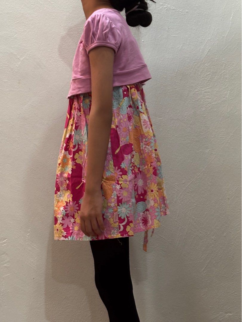 kids flower dress 2 piece dress w cardigan (Category: Babies & Kids Fashion) located in Kuala Lumpur. Submitted by bbbvllets38012 (Listing ID 1381784735, Image 2). Description: boleh pakai until 9 yrs old, kene pki leggings. dpt dress sekali dgn cardigan.