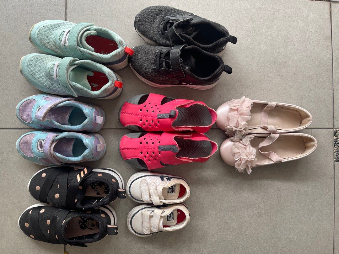 Kids shoes RM25 each (Category: Babies & Kids Fashion) located in Petaling Jaya. Submitted by pdarshini (Listing ID 1381759483, Image 1). Description: Bata Disney 25 each 120 all.