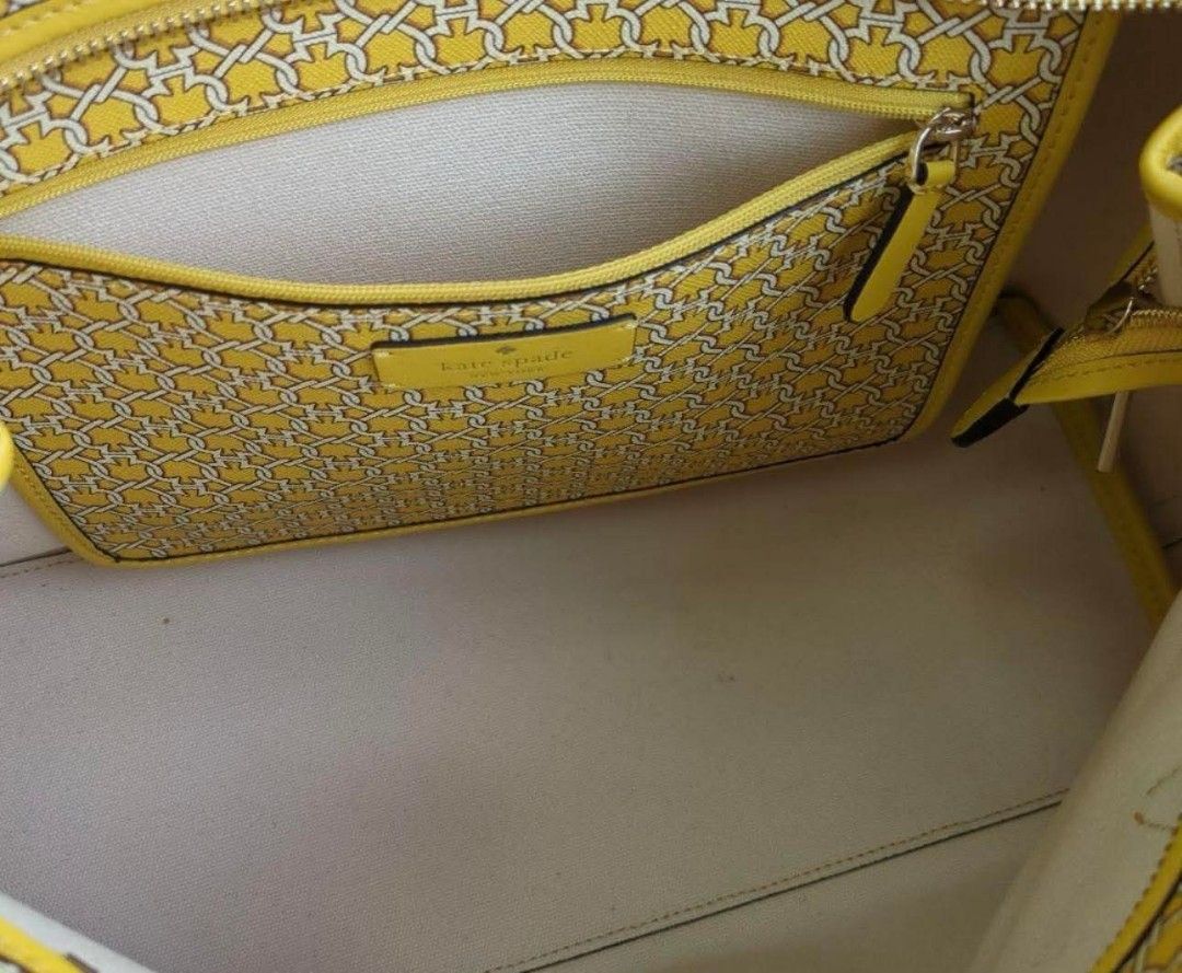 KS (Category: Luxury Bags & Wallets) located in Bulacan. Submitted by vintage_purge (Listing ID 1381731431, Image 3). Description: ks 4300php almost unused lets make reading a habit please ask us before proceeding into transactions we cater to those who understands preloved items first to pay gets the item settle for original at a very affordable price all are decluttered items of people living in japan AUTHENTIC ITEMS MONEY BACK GUARANTEE IF PRO