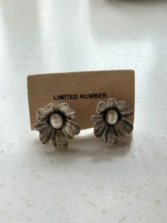 日本Limited Number 花花 耳夾64195421692033110