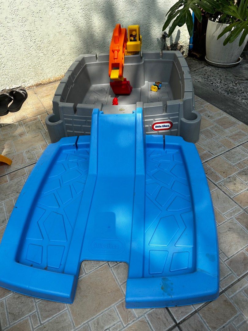 Little Tikes Big Digger Sand Box (Category: Kids Toys) located in Malabon City. Submitted by love2shopmanila (Listing ID 1381716353, Image 2). Description: Original Little Tikes from US Rarely Used RFS - Decluttering too many toys Actual Pictures Posted Bulky Item — Lalamove Car or Pickup in Malabon.