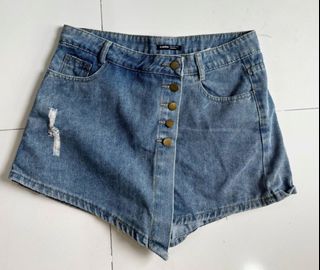(Category: ) located in . Submitted by peachyybunnies (Listing ID 1381858337, Image 1). Description: .