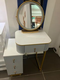 （分類：）位於 。 由 martinraffli 提交（商品編號 1381684070，圖片 1）。簡介： 。