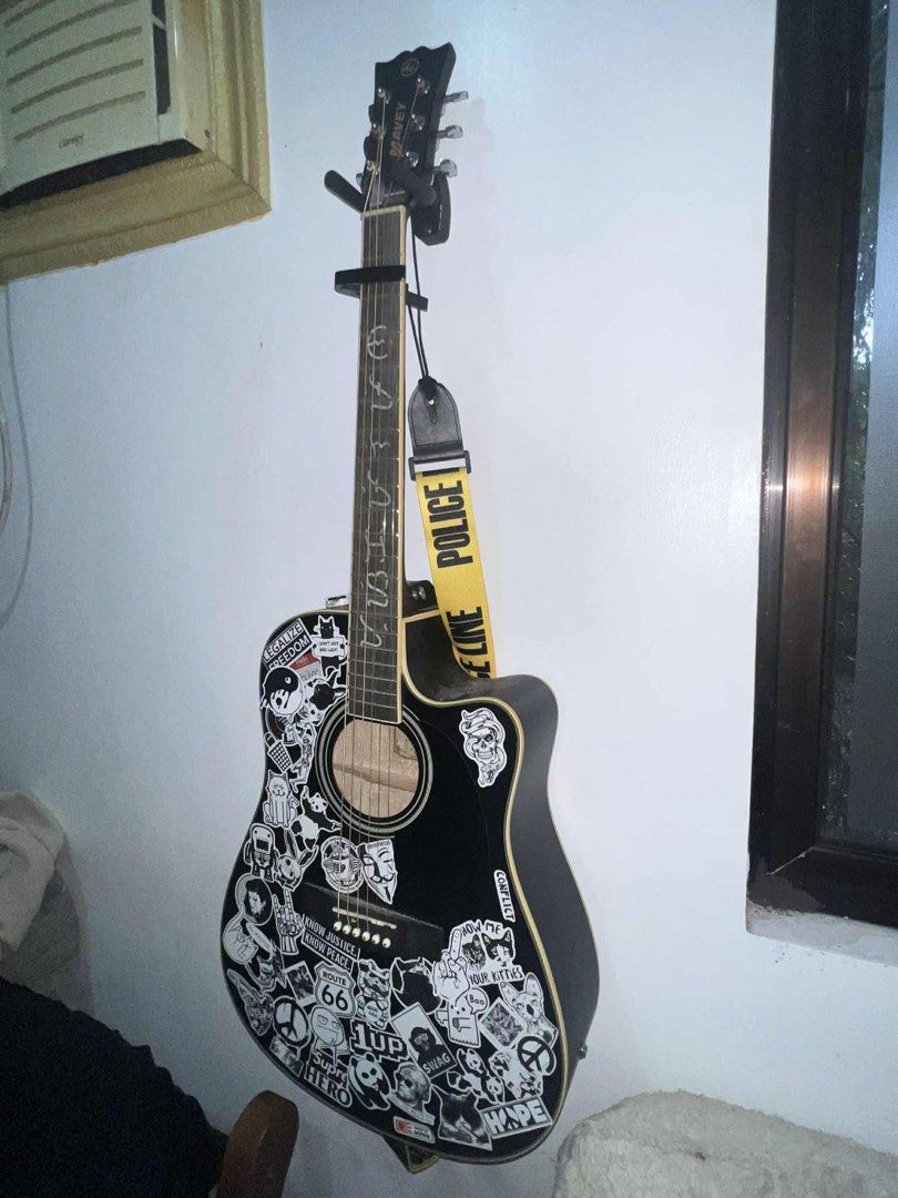 Mavey Acoustic Guitar (Category: Musical Instruments) located in Valenzuela. Submitted by mystiica (Listing ID 1381752469, Image 3). Description: With freebies: ✅ Bag ✅ Sound Hole cover ✅ Guitar picks - Negotiable for sure buyers ONLY - Sf will be shouldered by the buyer. - Feel free to message me for inquiries 😊.