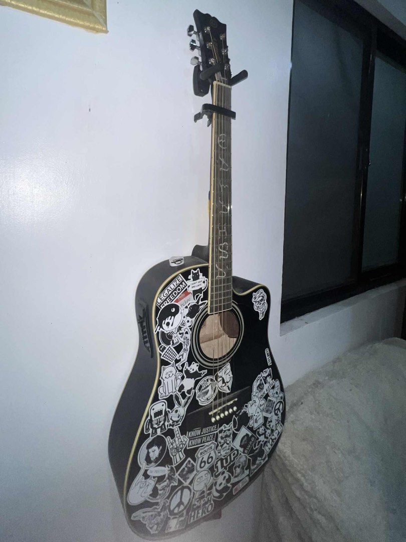 Mavey Acoustic Guitar (Category: Musical Instruments) located in Valenzuela. Submitted by mystiica (Listing ID 1381752469, Image 2). Description: With freebies: ✅ Bag ✅ Sound Hole cover ✅ Guitar picks - Negotiable for sure buyers ONLY - Sf will be shouldered by the buyer. - Feel free to message me for inquiries 😊.