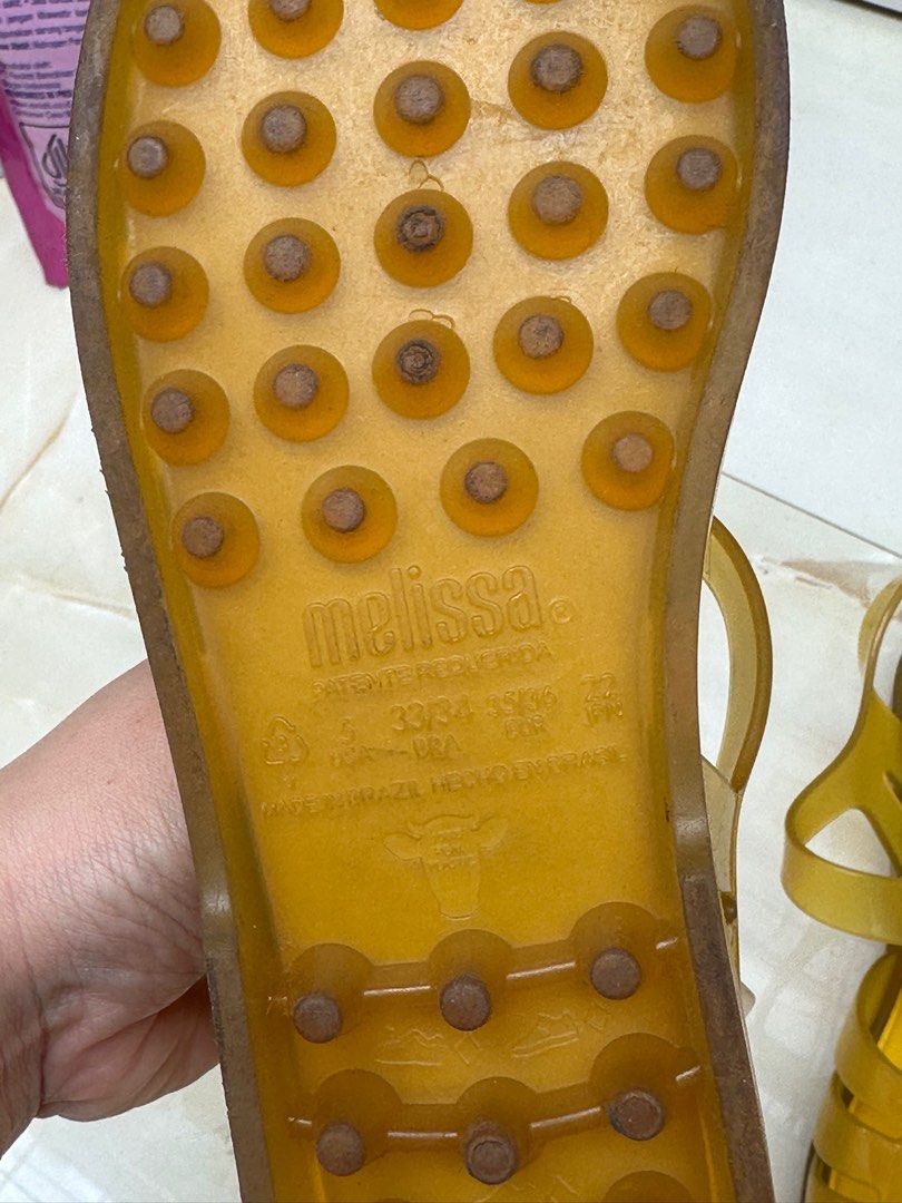 Melissa Shoes (Kategori: 8 hingga 12 tahun) berada di Depok. Dikirim oleh belle_chic (ID iklan 1381741545, Gambar 2). Deskripsi: Size 35 / 36 .