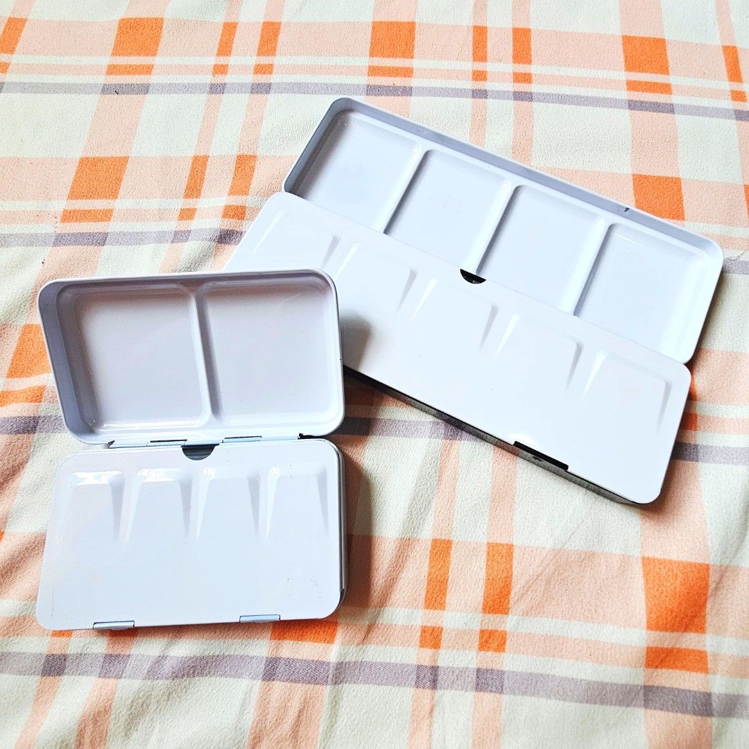 Watercolor Metal Paint Box (90 - 150 php EACH) (Category: Craft Supplies & Tools) located in Bacoor. Submitted by 3fties.ph (Listing ID 1381696182, Image 2). Description: Black - 150php Baby Blue - 90php ‼️SOLD‼️ DISCLAIMER: These are pre-loved items. They might have dents, scratches, and other signs of usage. Please manage your expectations. Thank you 😊.