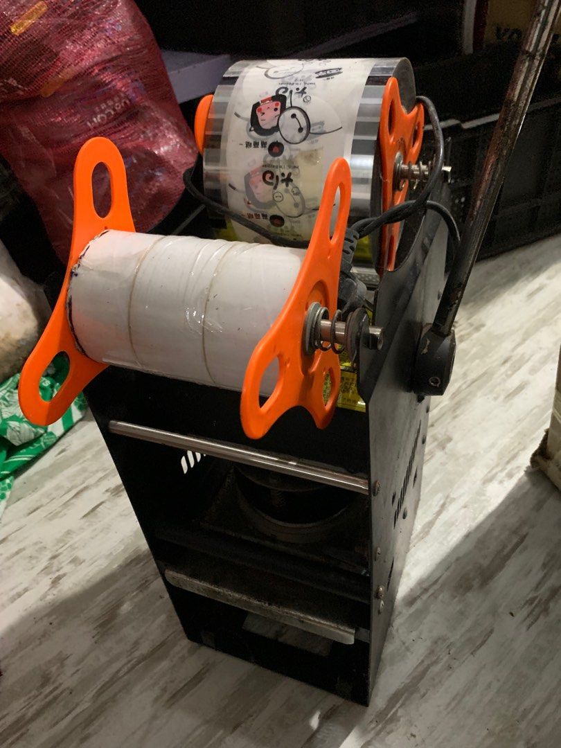 Milk tea packing machine (Category: Coffee Machines & Makers) located in Makati City. Submitted by mikeebwb (Listing ID 1381879757, Image 1). Description: .
