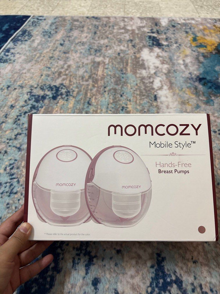 Momcozy Mobile Style M6 wearable breastpump (Category: Breastfeeding & Bottle Feeding) located in Kuala Lumpur. Submitted by sarah_anwar (Listing ID 1381749181, Image 1). Description: Bought in December 2024 (under warranty until 2025) Second favourite pump Used this for good 6 months No problem with motors Came in full set with box and other accessories .