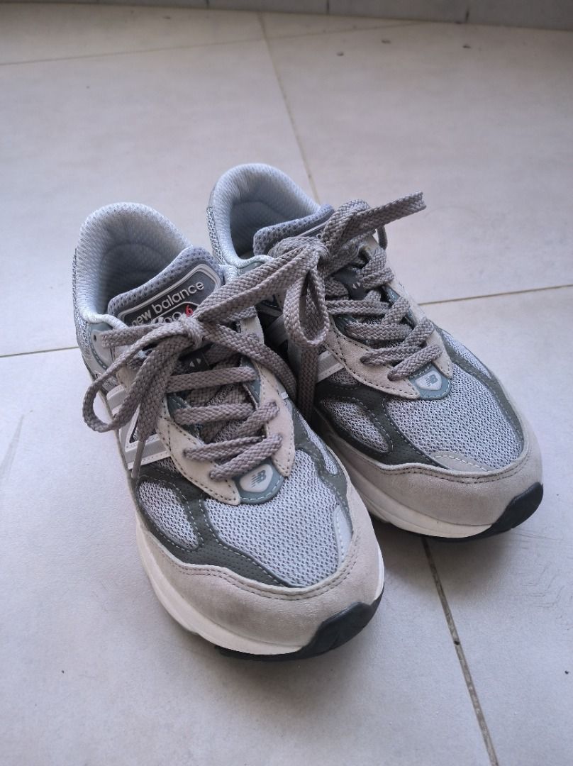 New Balance 990 Shoes for Kids / Adult (Size small) (Category: Babies & Kids Fashion) located in Kuala Lumpur. Submitted by sunshine_mood (Listing ID 1381706202, Image 1). Description: - New Balance 990 - like new, still in good condition, come with box - suitable for kids or adult who have small foot - brand new insole .