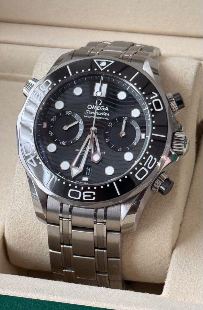 Omega Seamaster 44mm Diver (Category: Luxury Watches) located in Manila. Submitted by watchguyph (Listing ID 1381784929, Image 1). Description: Steal deals ‼️ For Sale 320k Omega Seamaster Diver Black dial 44mm 2022 Full set Condition: 9.8/10 Below SRP Pm for inquiries.