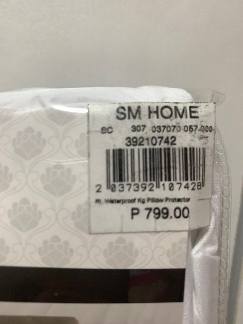 Pillowcase Protector (Category: Bedding & Towels) located in Antipolo. Submitted by ryse2 (Listing ID 1381745071, Image 2). Description: Opened but not used. Rfs: Wrong size for me .