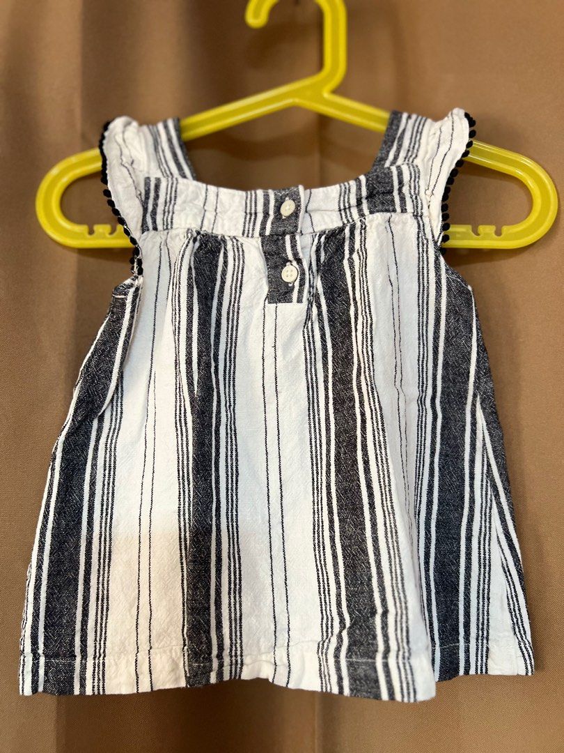 Preloved Carter’s Top (Category: Babies & Kids Fashion) located in Makati City. Submitted by clutterbye (Listing ID 1381845781, Image 1). Description: Preloved - please manage your expectations Color may vary due to lighting PRICE IS FINAL, No Haggling Please Check Size Details in Pics RFS: Decluttering MOP: Gcash.