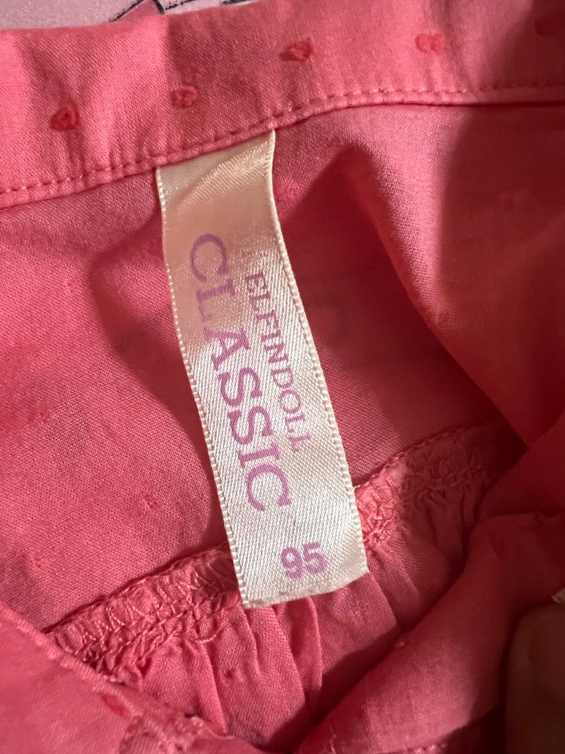 Preloved Elfindoll Top (Category: Babies & Kids Fashion) located in Makati City. Submitted by clutterbye (Listing ID 1381851134, Image 3). Description: Preloved - please manage your expectations Color may vary due to lighting PRICE IS FINAL, No Haggling Please Check Size Details in Pics RFS: Decluttering MOP: Gcash.
