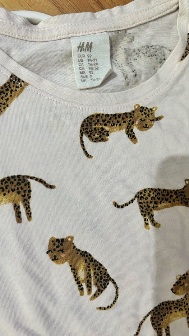 preloved H&M (Kategori: Baju Bayi) berada di Jakarta Pusat. Dikirim oleh adistimiranti29 (ID iklan 1381849168, Gambar 2). Deskripsi: size 1,5 - 2y .