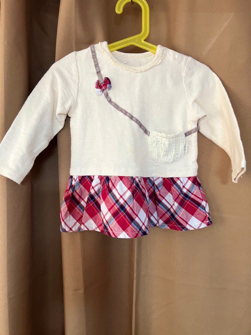 Preloved Kid’s Dress/Top (Category: Babies & Kids Fashion) located in Makati City. Submitted by clutterbye (Listing ID 1381853323, Image 1). Description: Preloved - please manage your expectations Color may vary due to lighting PRICE IS FINAL, No Haggling Please Check Size Details in Pics RFS: Decluttering MOP: Gcash.
