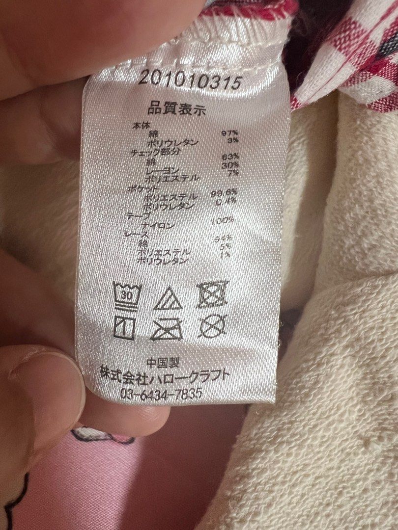 Preloved Kid’s Dress/Top (Category: Babies & Kids Fashion) located in Makati City. Submitted by clutterbye (Listing ID 1381853323, Image 3). Description: Preloved - please manage your expectations Color may vary due to lighting PRICE IS FINAL, No Haggling Please Check Size Details in Pics RFS: Decluttering MOP: Gcash.