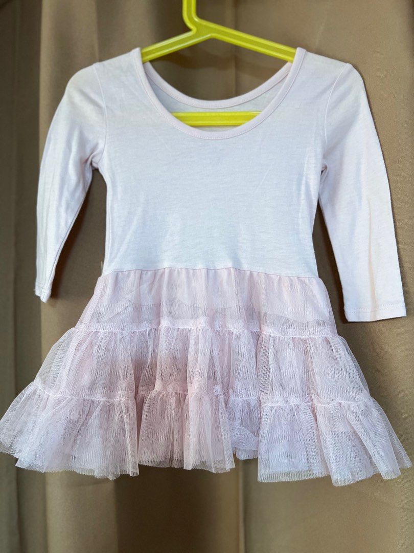 Preloved Old Navy Tutu Dress (Category: Babies & Kids Fashion) located in Makati City. Submitted by clutterbye (Listing ID 1381852029, Image 2). Description: Preloved - please manage your expectations Color may vary due to lighting PRICE IS FINAL, No Haggling Please Check Size Details in Pics RFS: Decluttering MOP: Gcash.