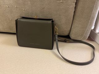 （分類：）位於 。 由 choiling407 提交（商品編號 1381777285，圖片 1）。簡介： 。