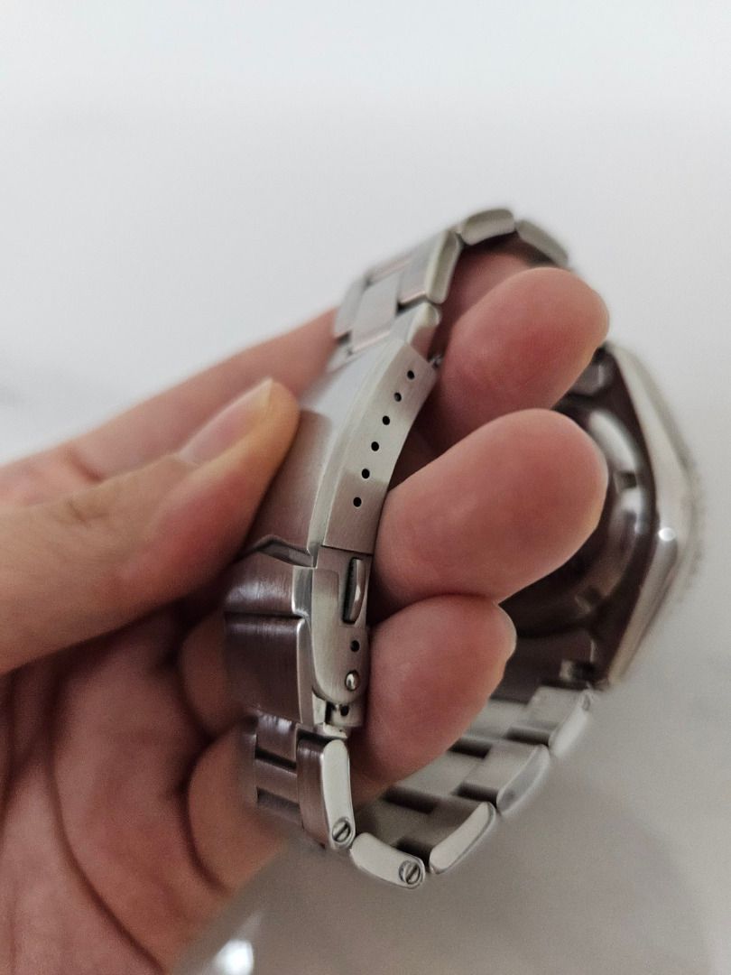 Seiko SKX 007 Custom Modded Diving Watch (Category: Luxury Watches) located in Quezon City. Submitted by changedman (Listing ID 1381766757, Image 3). Description: - All parts are from the US, original (not modded in the Philippines. I honestly cannot remember the mod I followed, these are the things I remember) -Custom hands like Rolex - Sapphire glass with reflective blue as seen in photos - Custom Dial - Custom Bezel (with glow in the dark) - S