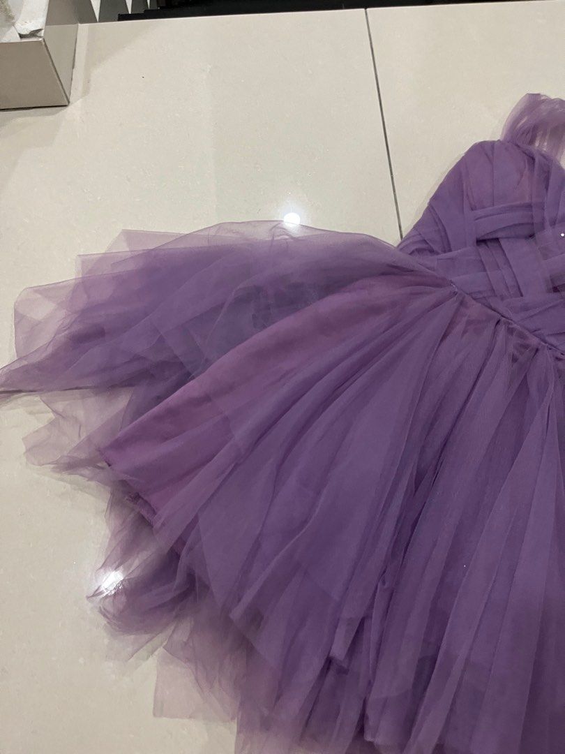 Short evening gown dinner dress prom dress children dress (Category: Babies & Kids Fashion) located in Kajang. Submitted by princesspeachess (Listing ID 1381872883, Image 3). Description: Wedding gowns, dinner dresses and prom dress for sale Suitable for kids too! Or petite and short young adults! This gown was originally RM250 now selling for RM15 only postage RM8 only The gown is overall in good condition only kept in storage:) For the measurem