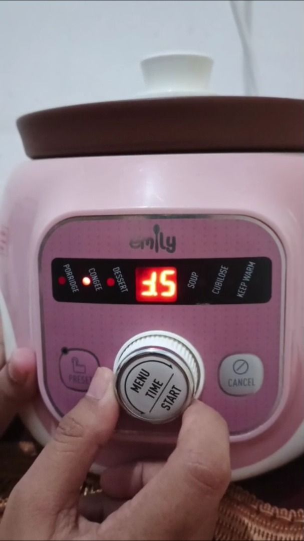Slow Cooker Emily (Kategori: Perawatan & Makanan Anak) berada di Surabaya. Dikirim oleh nit.nit_babyshop (ID iklan 1381765895, Gambar 2). Deskripsi: Preloved Slow cooker emily pemakaian 1 bulan Kapasitas 1 Liter Masih Bagus dan berfungsi dengan baik.