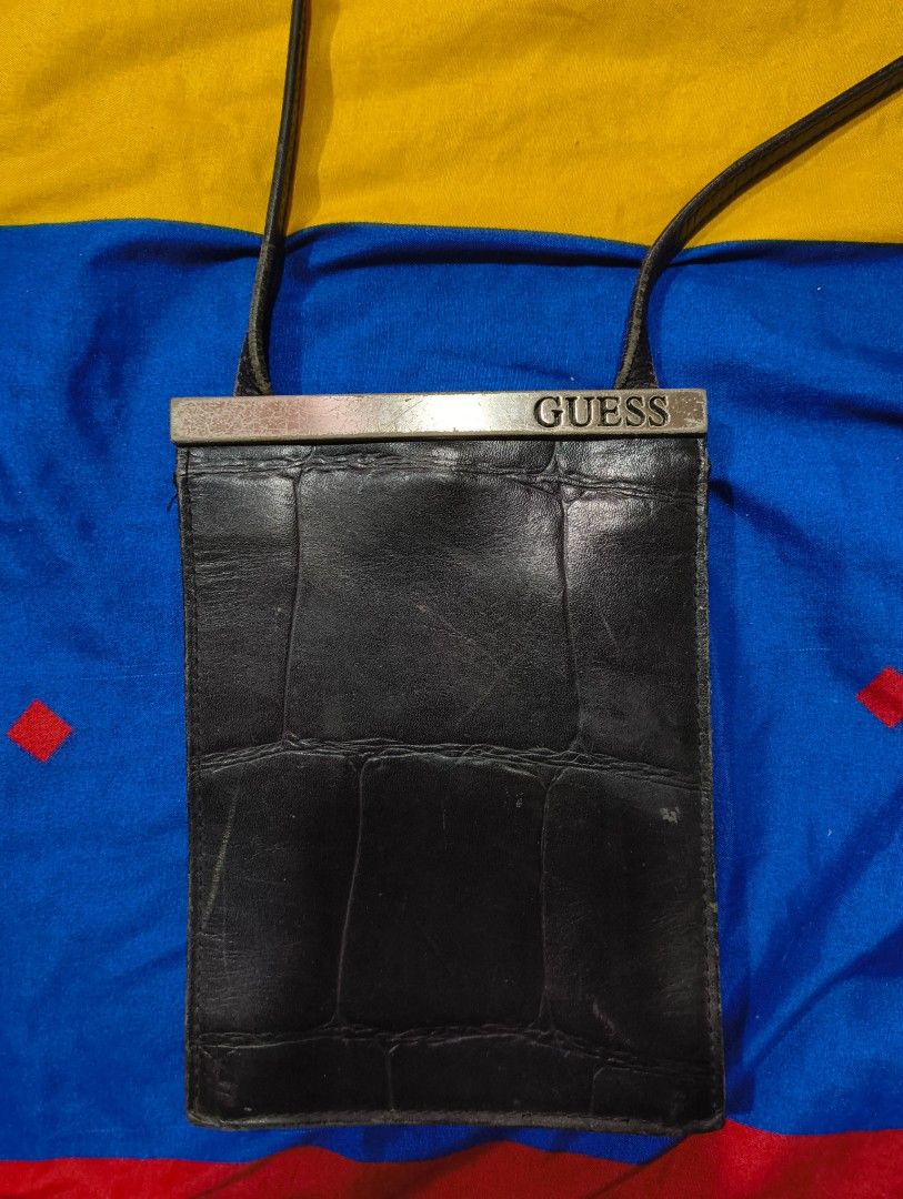 Small Bag / Cross Body Bag [Guess] (Category: Luxury Bags & Wallets) located in Malabon City. Submitted by faeclothing (Listing ID 1381739099, Image 1). Description: Size: 7.5 in x 5.5 in RFS: decluttering.