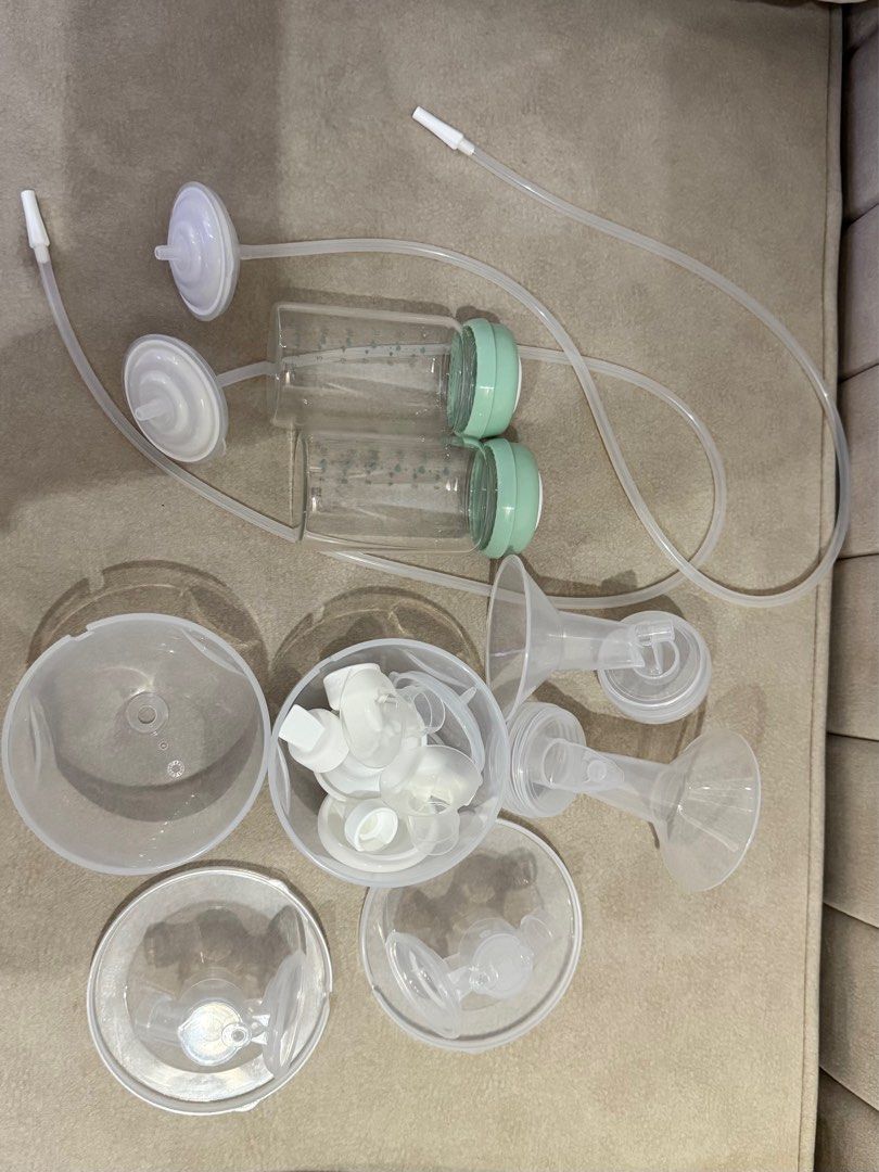 Spectra Dual Compact (Category: Breastfeeding & Bottle Feeding) located in Subang Jaya. Submitted by zaireensofea (Listing ID 1381854969, Image 2). Description: I guna for 2 weeks je sebab kering dah :( Kotak takde tinggal item je .