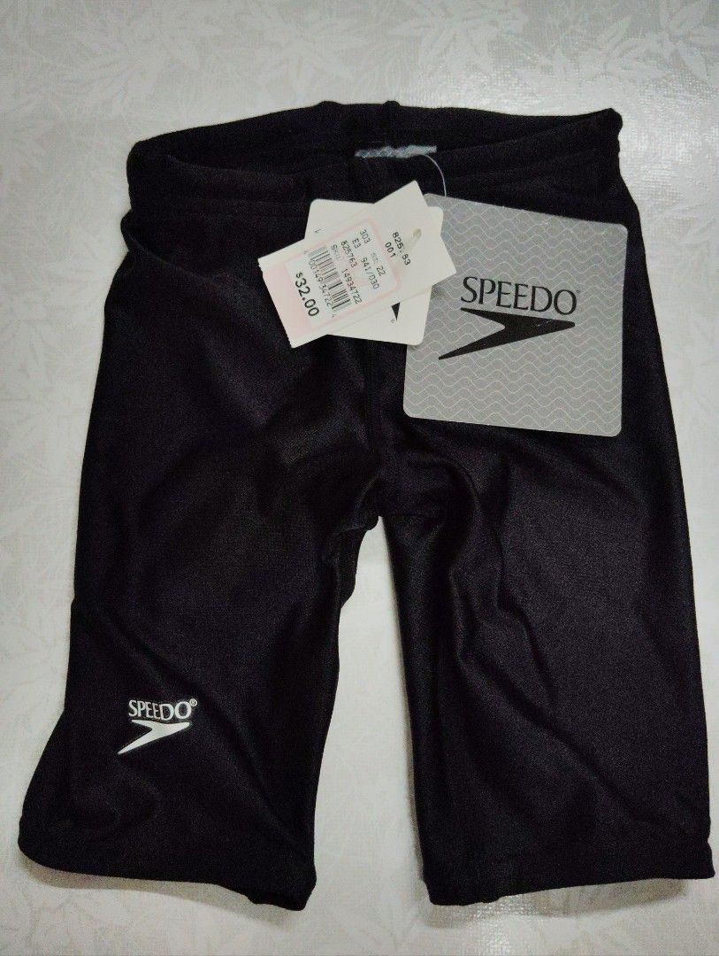 由 b9004149 (刊登 ID 1381707392，圖片 1) 提交，位於 高雄市 (Kaohsiung) 的 Speedo size 22 小男童泳褲 (類別：嬰兒及兒童流行時尚)，說明：全新未剪標。