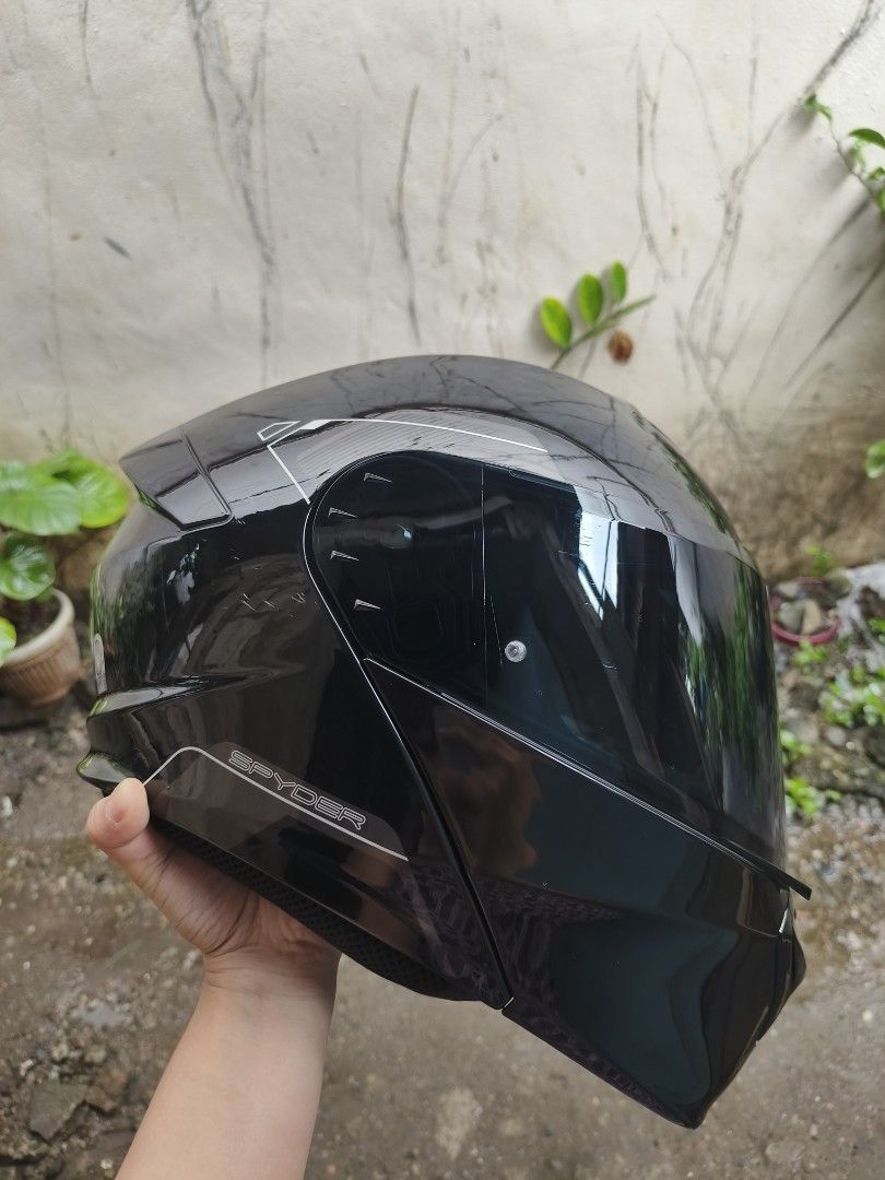 Spyder Modular Helmet (Category: Helmets and other Riding Gears) located in Pasay City. Submitted by anglrsee (Listing ID 1381744577, Image 1). Description: Spyder Modular Helmet - Medium (no box) Used with minimal scratch (see photo) Free helmet bag Free extra visor PS. BRAND IS REQUIRED AND SPYDER NOT IN THE LIST.