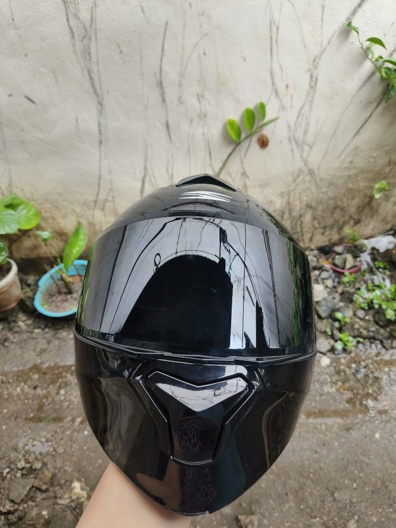 Spyder Modular Helmet (Category: Helmets and other Riding Gears) located in Pasay City. Submitted by anglrsee (Listing ID 1381744577, Image 2). Description: Spyder Modular Helmet - Medium (no box) Used with minimal scratch (see photo) Free helmet bag Free extra visor PS. BRAND IS REQUIRED AND SPYDER NOT IN THE LIST.