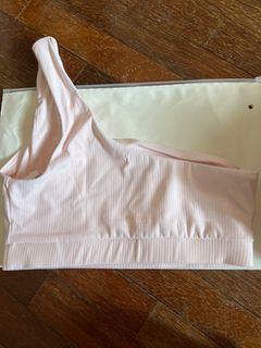 (Category: ) located in . Submitted by preloved-xcs (Listing ID 1381724164, Image 1). Description: .
