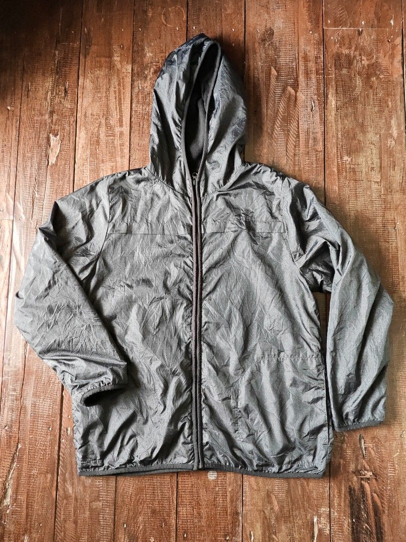 Topvalu Fleece lined windbreaker (Category: Coats, Jackets and Outerwear) located in Cebu City. Submitted by paulactan (Listing ID 1381785386, Image 1). Description: uniqlo quality japanese brand like new condition large on tag 27x24 like new condition.