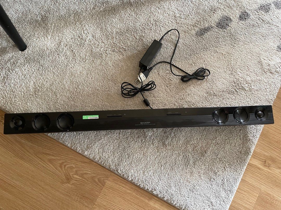 Tv soundbar (Category: Soundbars, Speakers & Amplifiers) located in San Mateo. Submitted by mystictiger_cf0ad1 (Listing ID 1381779466, Image 1). Description: Bluetooth Soundar bought 8k No remote Selling for 3500 only Rfs Decluttering.